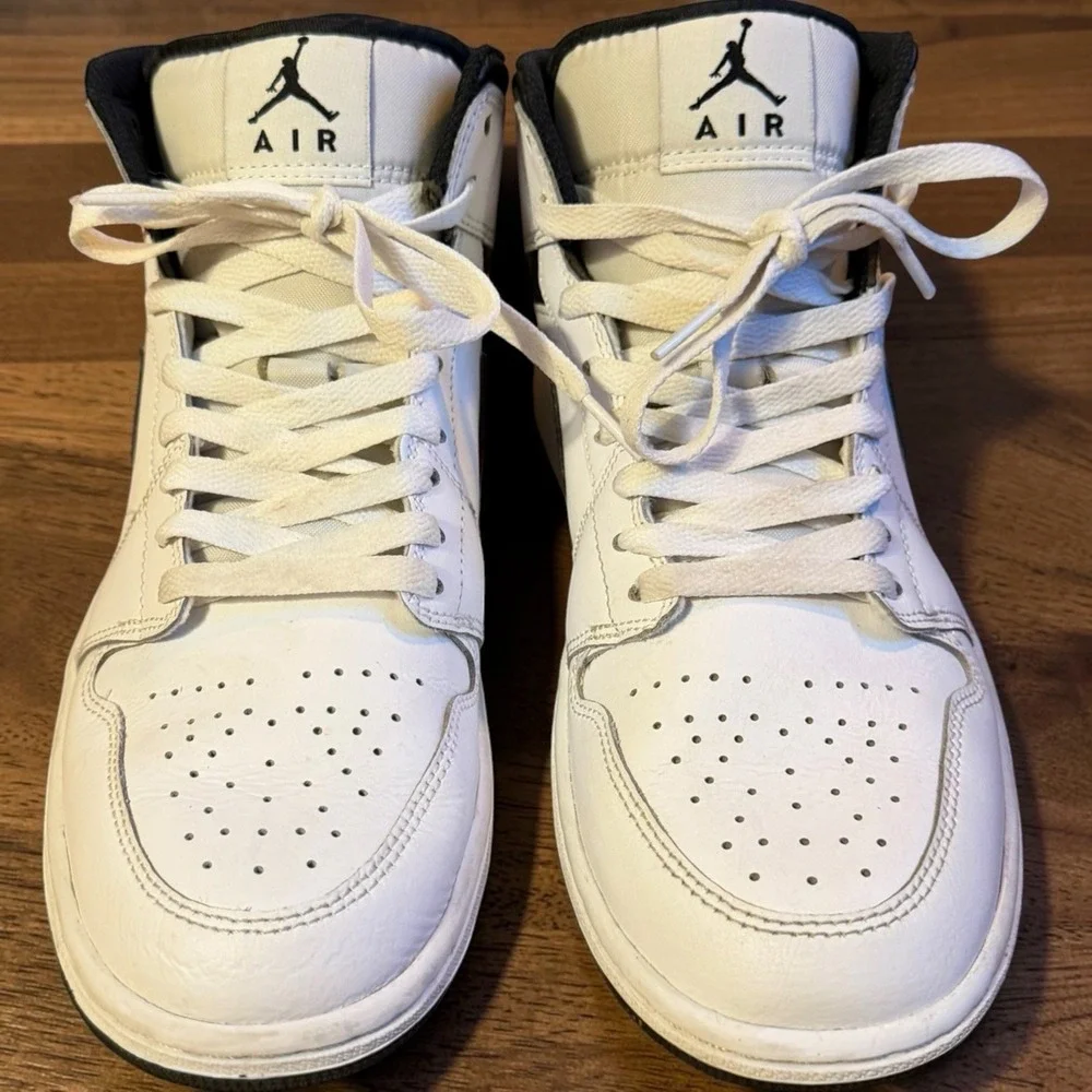Nike Air Jordan 1 Mid Reverse Panda Mens 8.5 White Black DQ8426-132 Leather